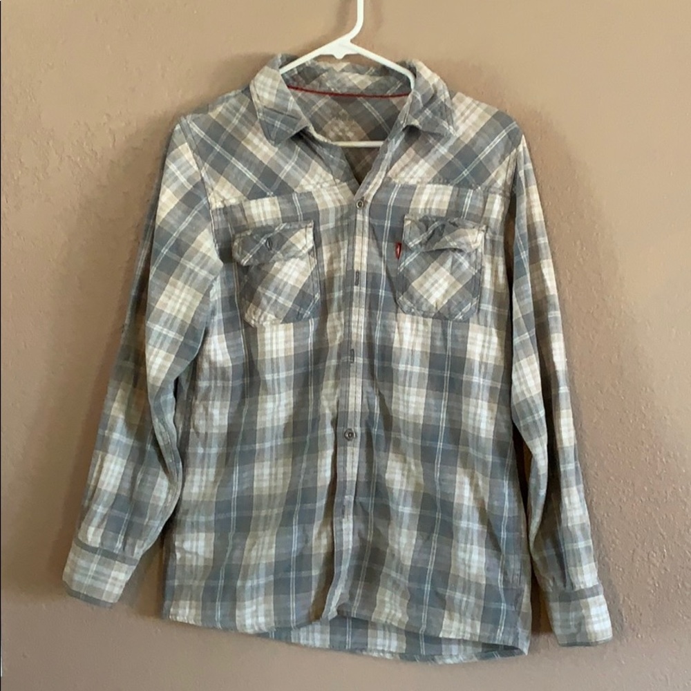 Levi’s buttonup plaid